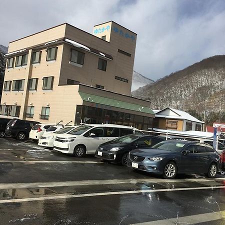 Отель Onsen Minshuku Yutakaya Юдзава Экстерьер фото