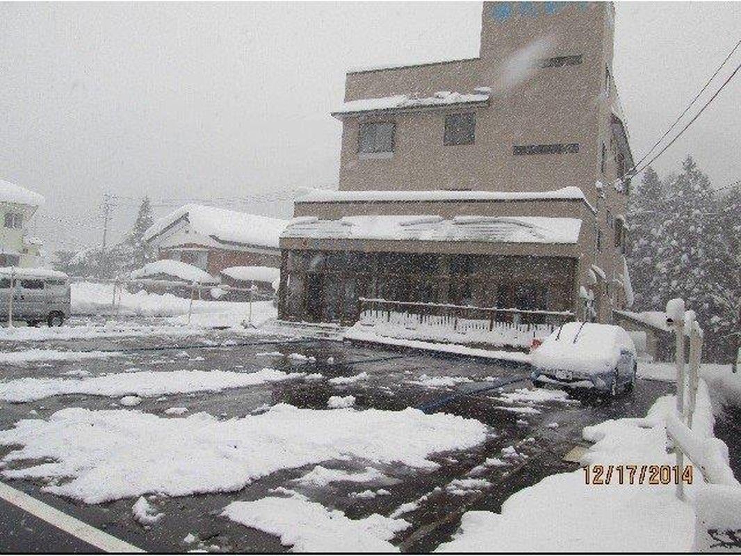 Отель Onsen Minshuku Yutakaya Юдзава Экстерьер фото