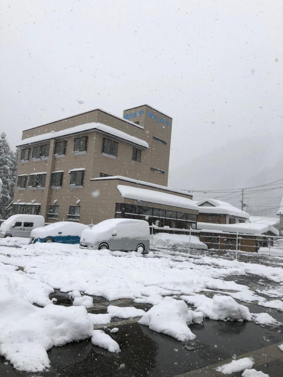 Отель Onsen Minshuku Yutakaya Юдзава Экстерьер фото