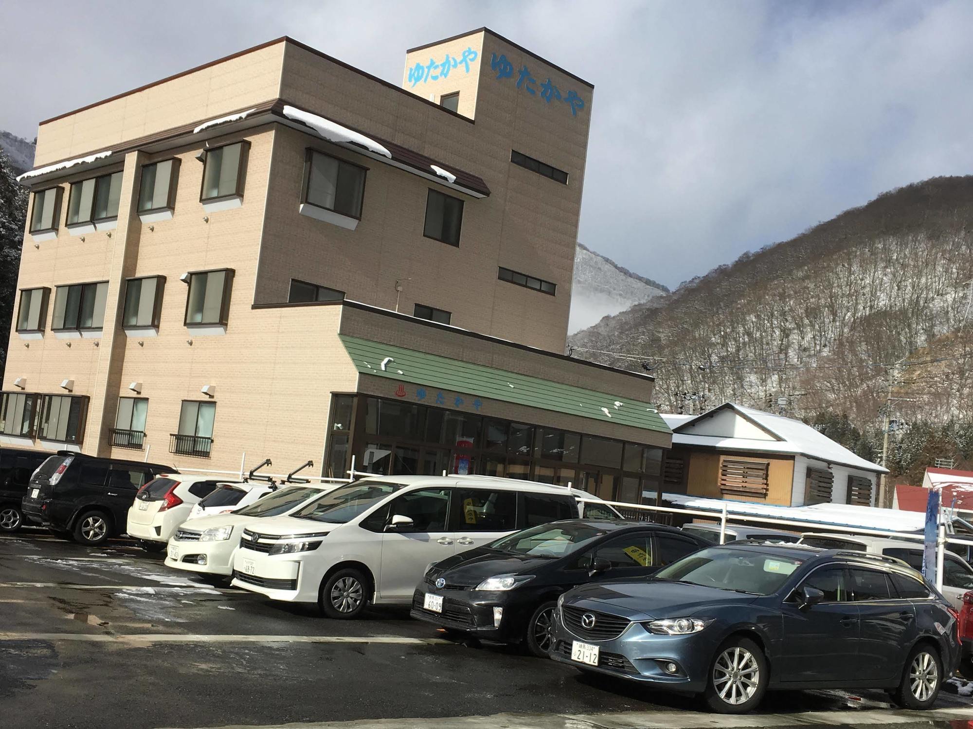 Отель Onsen Minshuku Yutakaya Юдзава Экстерьер фото